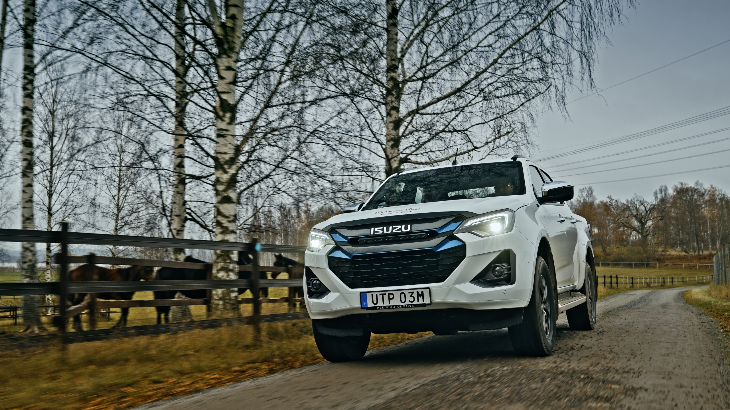 Menhammar Gård är först i Sverige med att köra Isuzus el-pickup